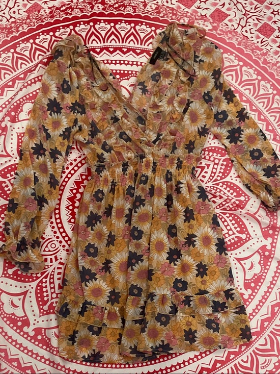 Forever 21 Dresses & Skirts - Floral Sunflower Smocked Waist V-Neck Dress size 0X